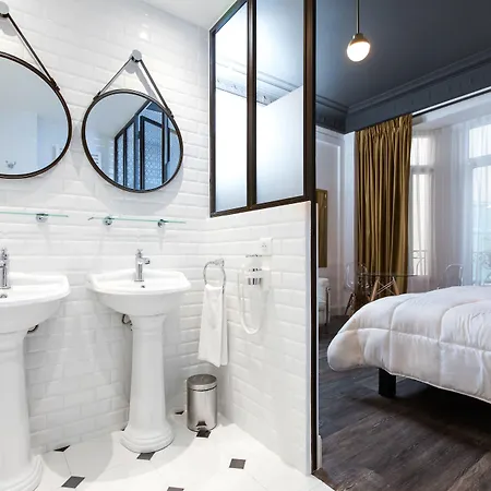 Arome Hotel 3*